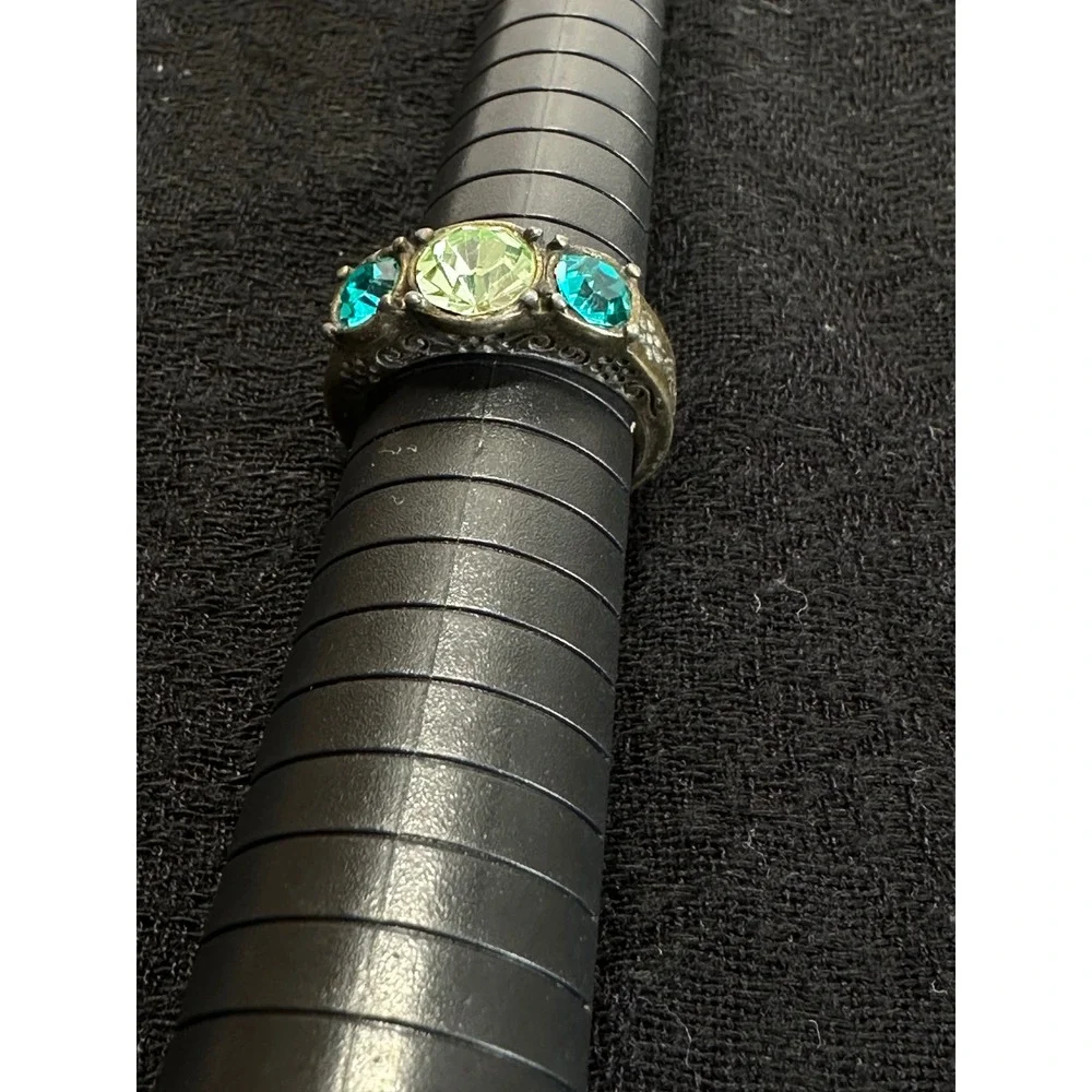 Three Stone Ring Womens Size 9 Green Teal Antiqued Gold Tone Vintage Style